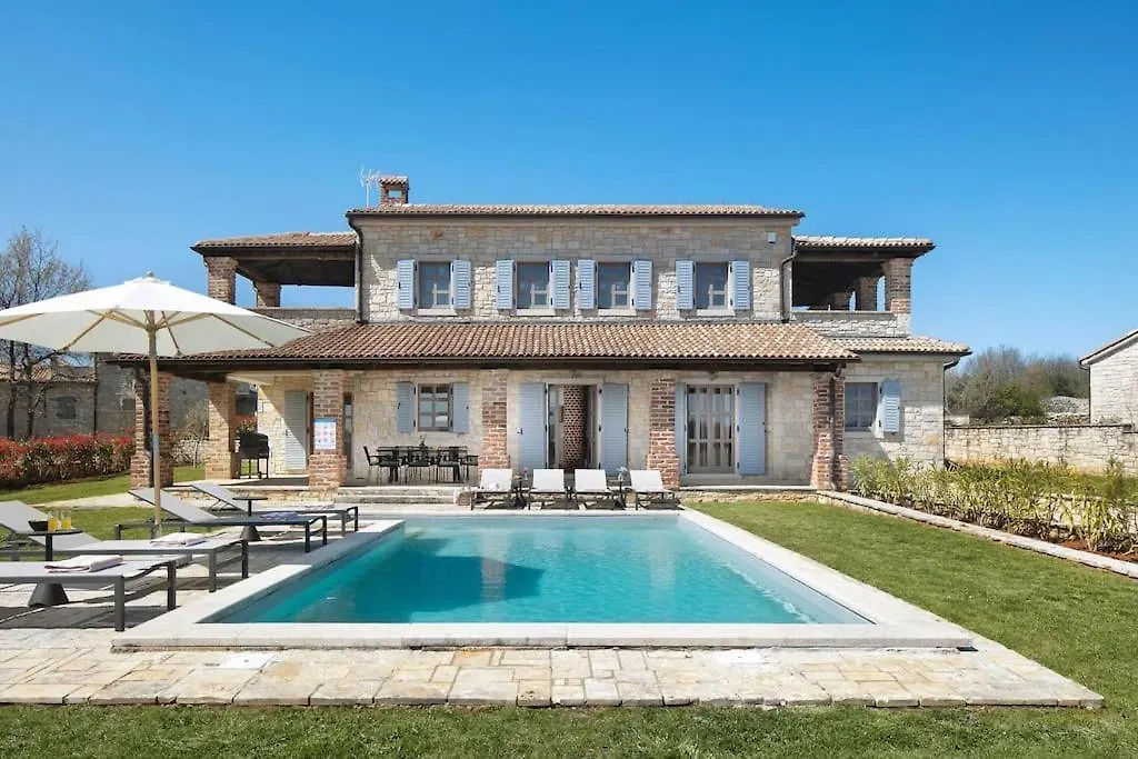 Rustic Villa Caltha With A Pool Sveti Lovreč Pazenatički Croacia